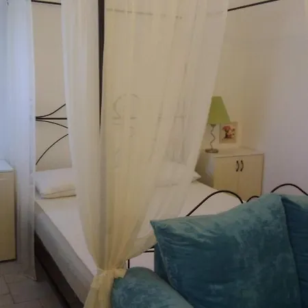 Morrovalle Love アパート